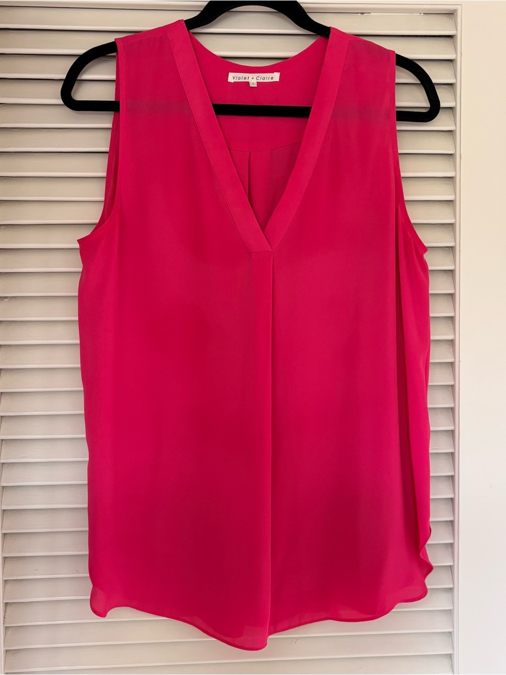 Violet & Claire Vibrant Pink V-Neck Sleeveless Camisole